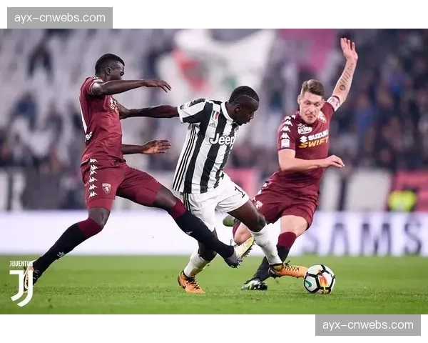 都灵德比半场战报:0-0,双方边路传中频繁但准星欠佳 都灵德比半场战报:0-0,双方边路传中频繁但准星欠佳